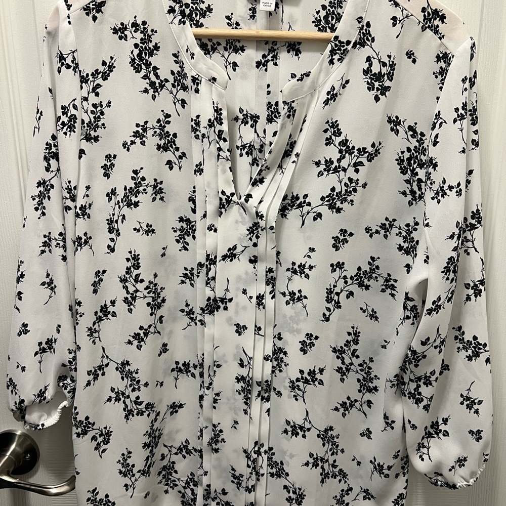 41 Hawthorn Black Floral Blouse